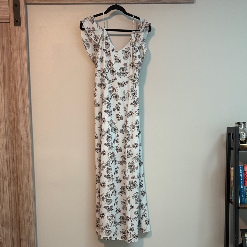 Long, pretty, wedding guest dress.